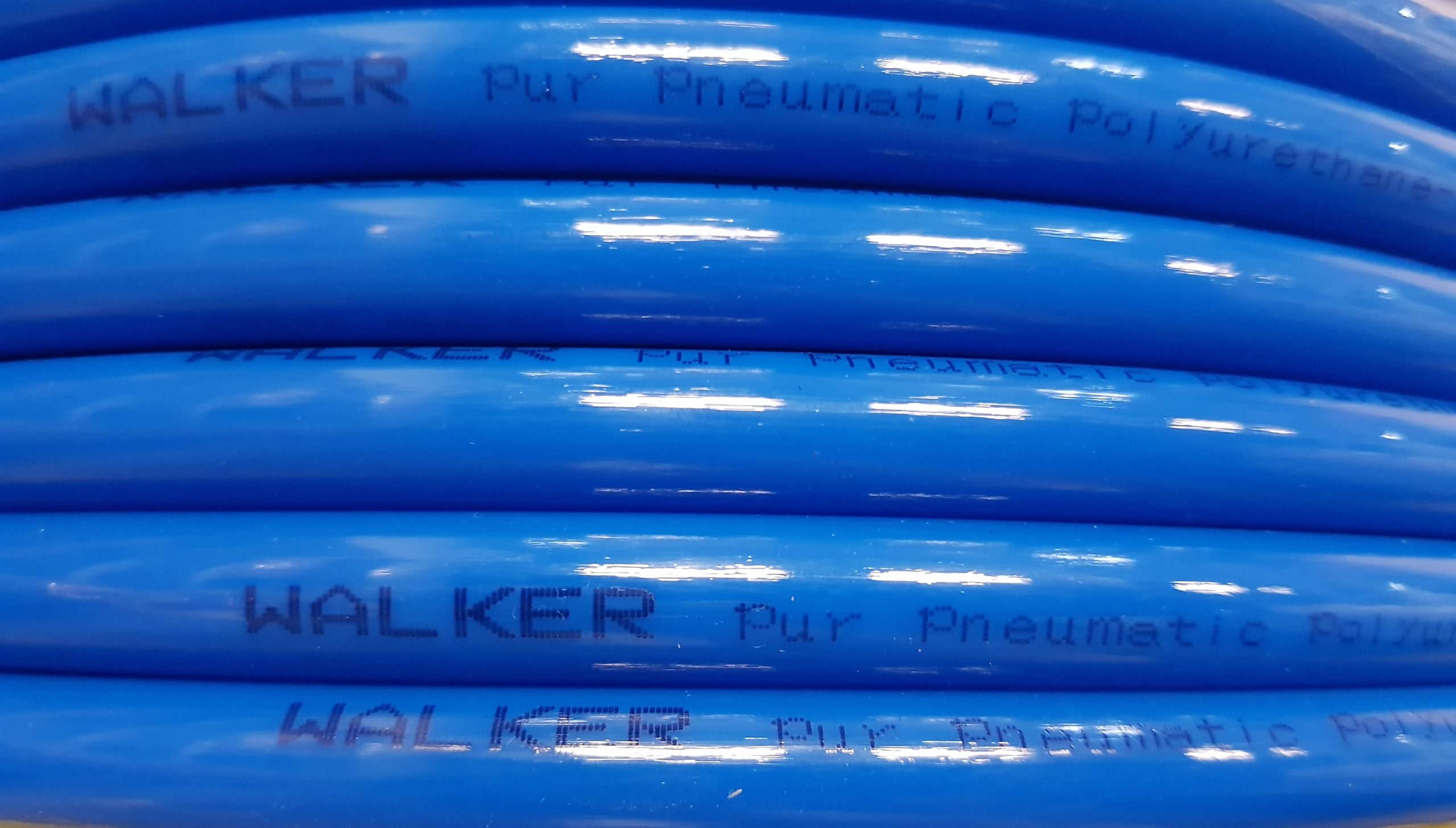 Tubo poliuretano azul para uso en lineas de lubricación, aplicaciones neumáticas y robótica Tubo poliuretano azul para uso en lineas de lubricación, aplicaciones neumáticas y robótica